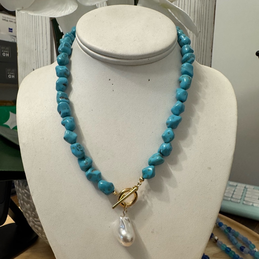 NEW YORK FASHION NECKLACE